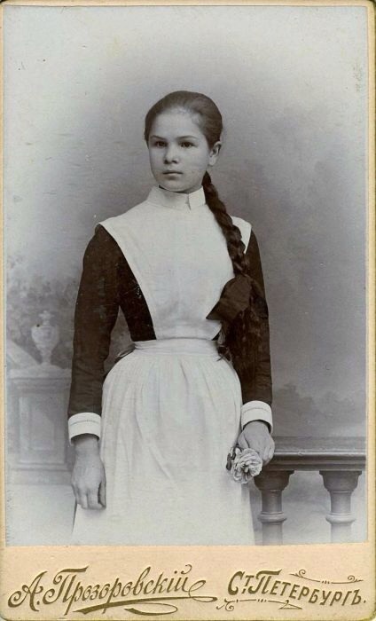 Гимназистка